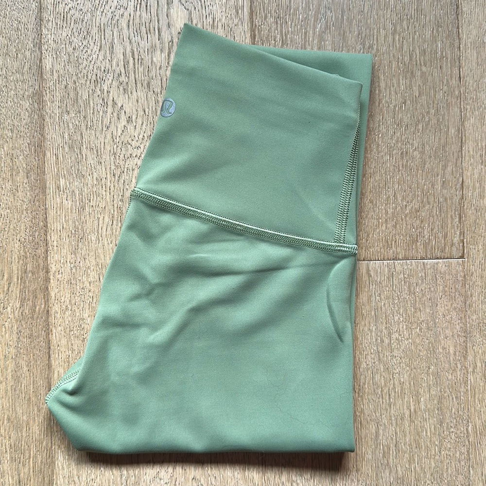 wunder train tight 25" hr willow green size 2 lululemon euc